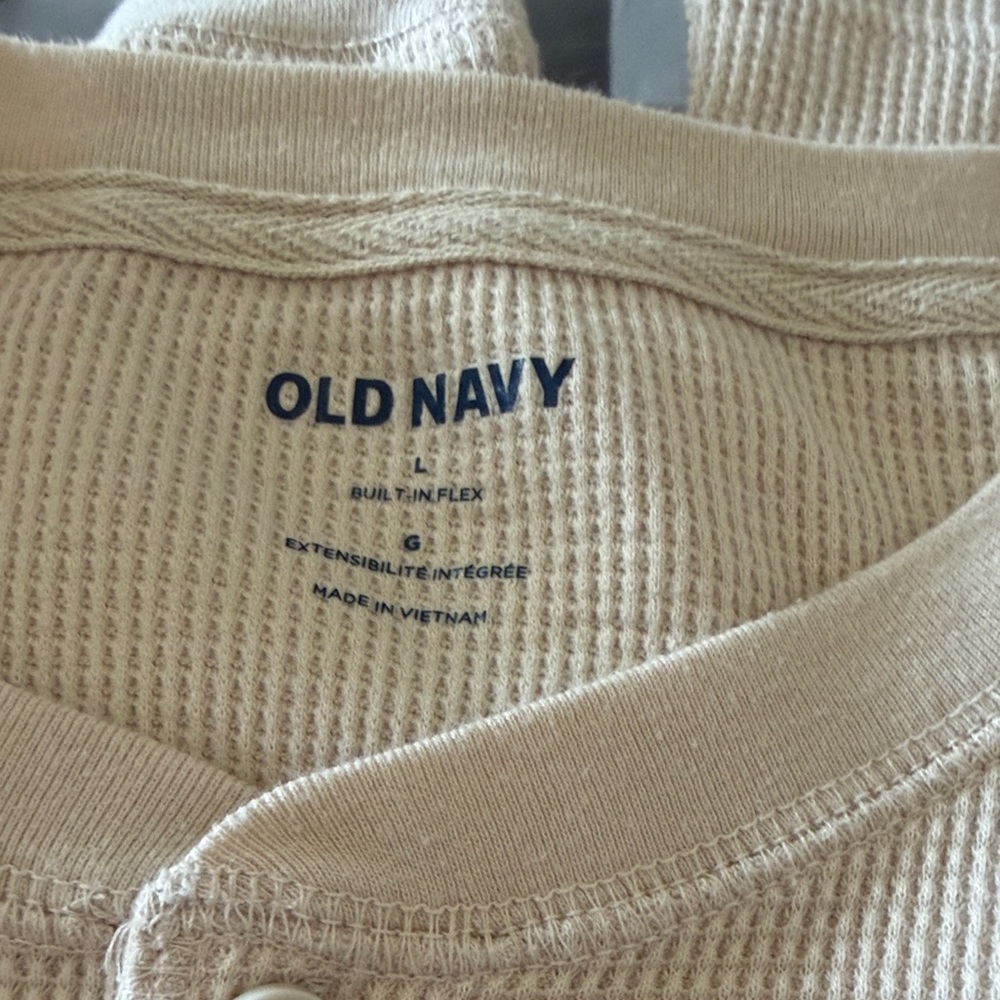 Old Navy Men's Tan Henley Long sleeve T. New without tags, Never Worn.